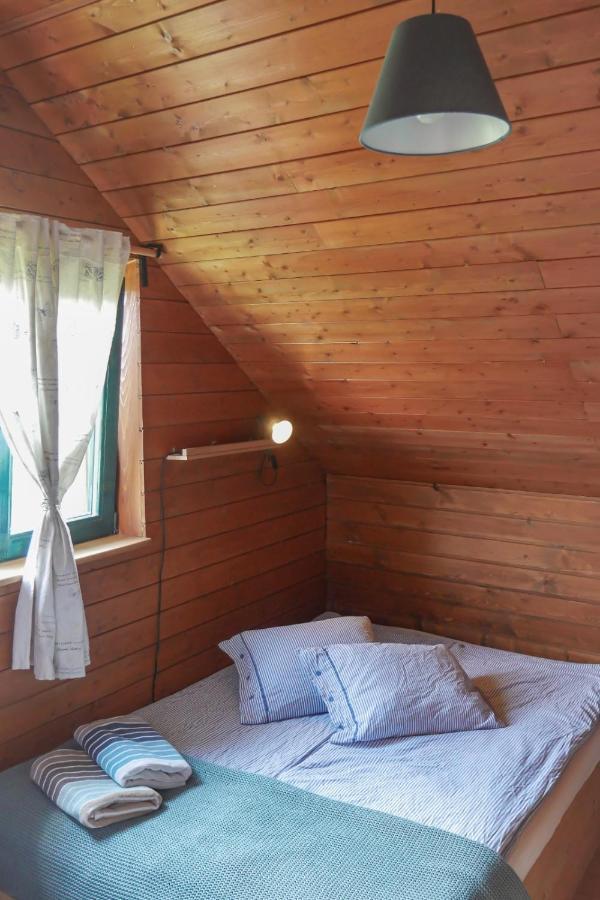 Bed and Breakfast Rose Hip Hill Farm Valea Tirnei Exterior foto