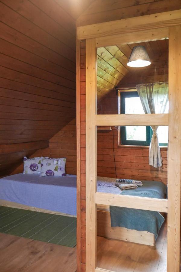 Bed and Breakfast Rose Hip Hill Farm Valea Tirnei Exterior foto
