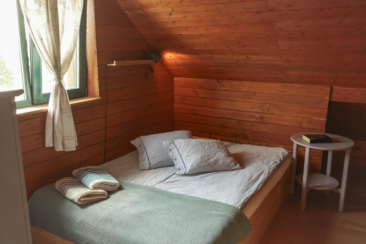 Bed and Breakfast Rose Hip Hill Farm Valea Tirnei Exterior foto